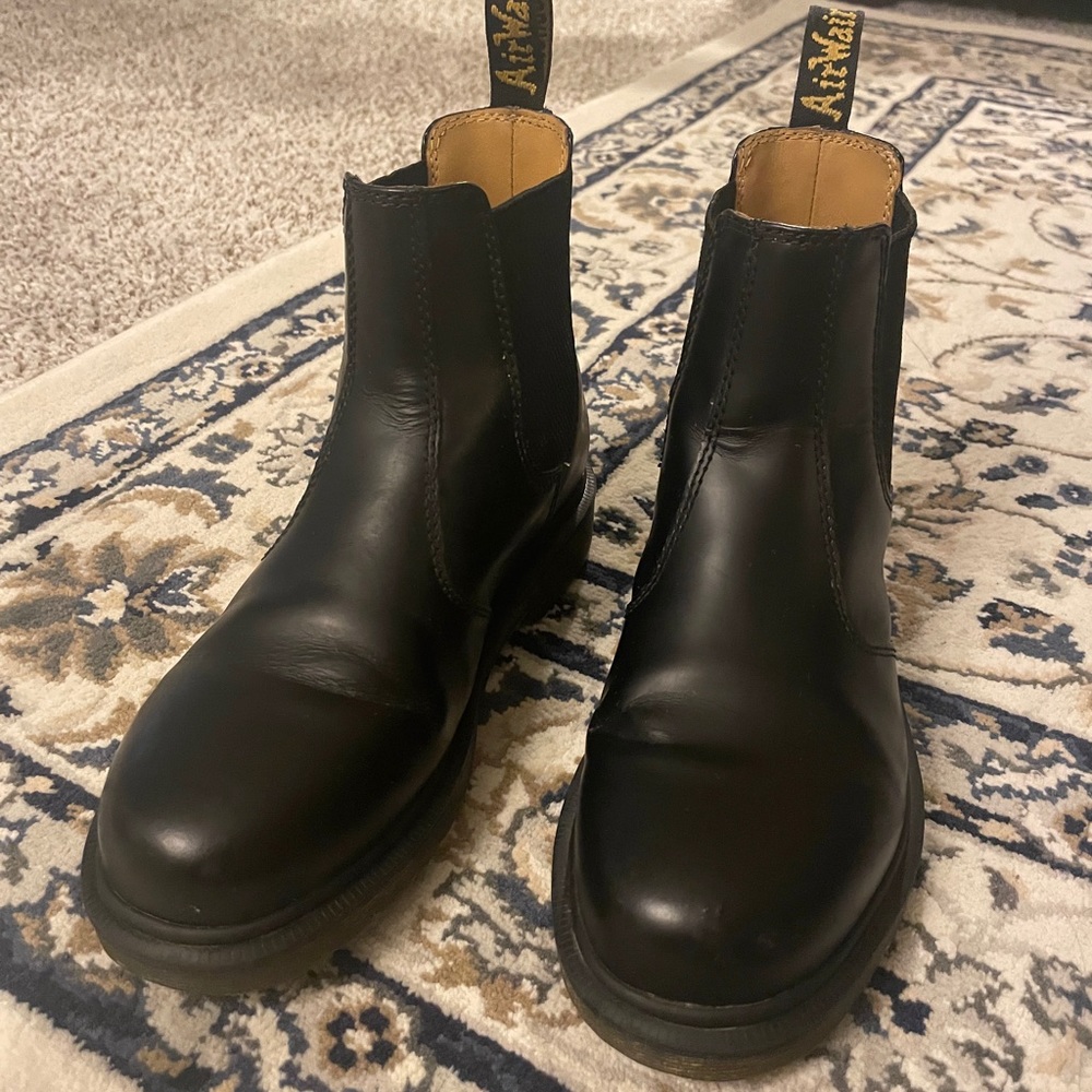 Dr. Martens Chelsea boot broken in - great condition
